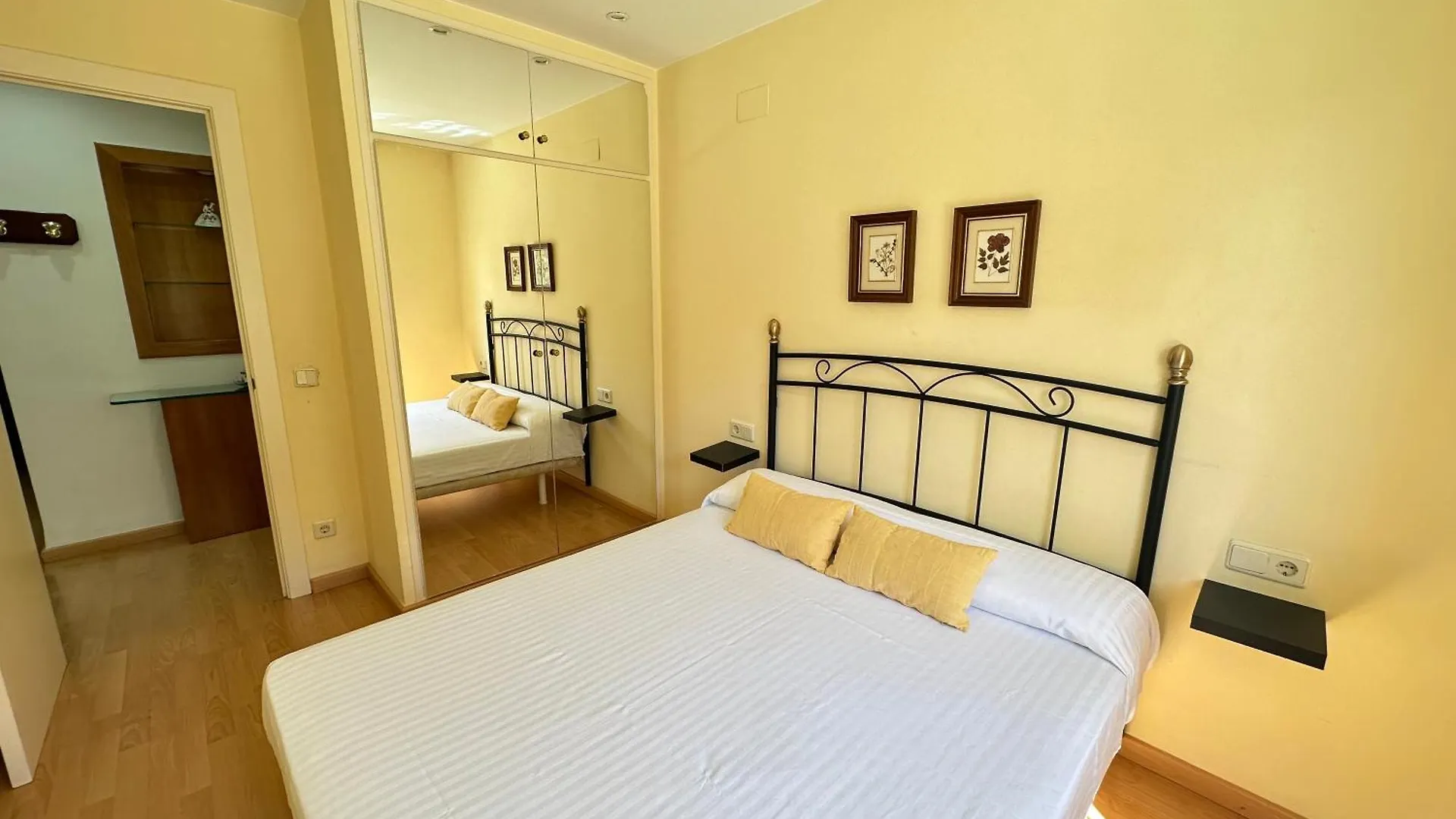 Agi El Moll De Roses Apartment
