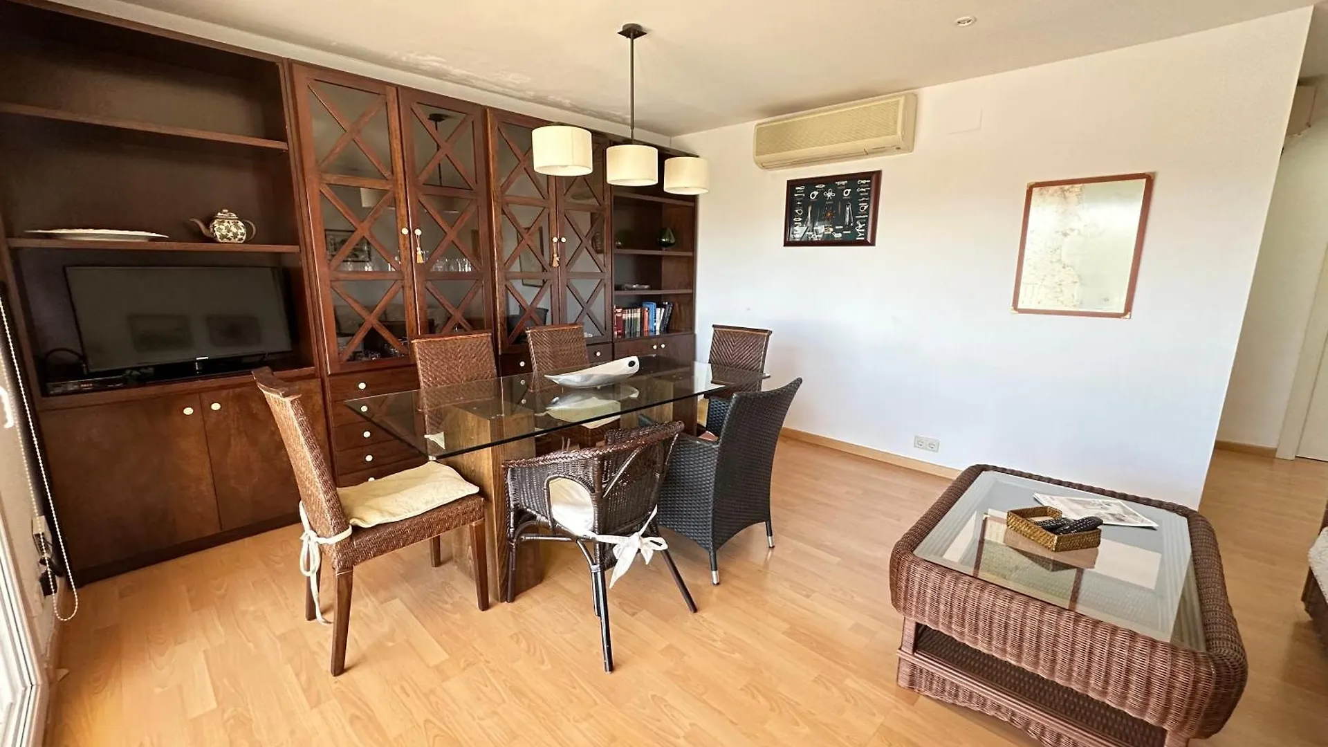 Apartmán Agi El Moll De Roses 0*,